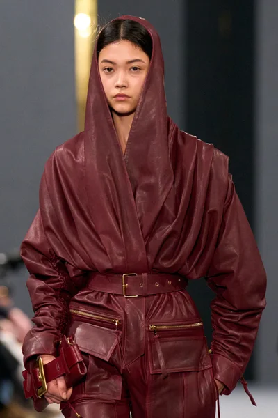 Look 37